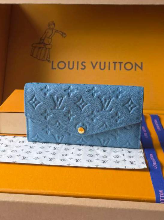 Picture of Louis Vuitton Wallets _SKUfw235415922fw